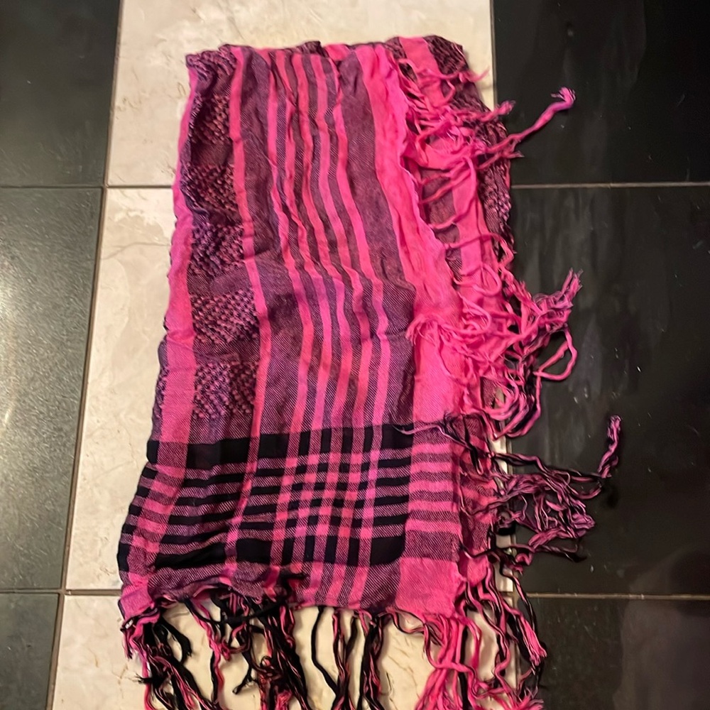 Pacsun, black and pink scarf